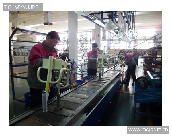 意甲动态更新米兰积极寻求新前锋国米面临邓弗里斯去留困境